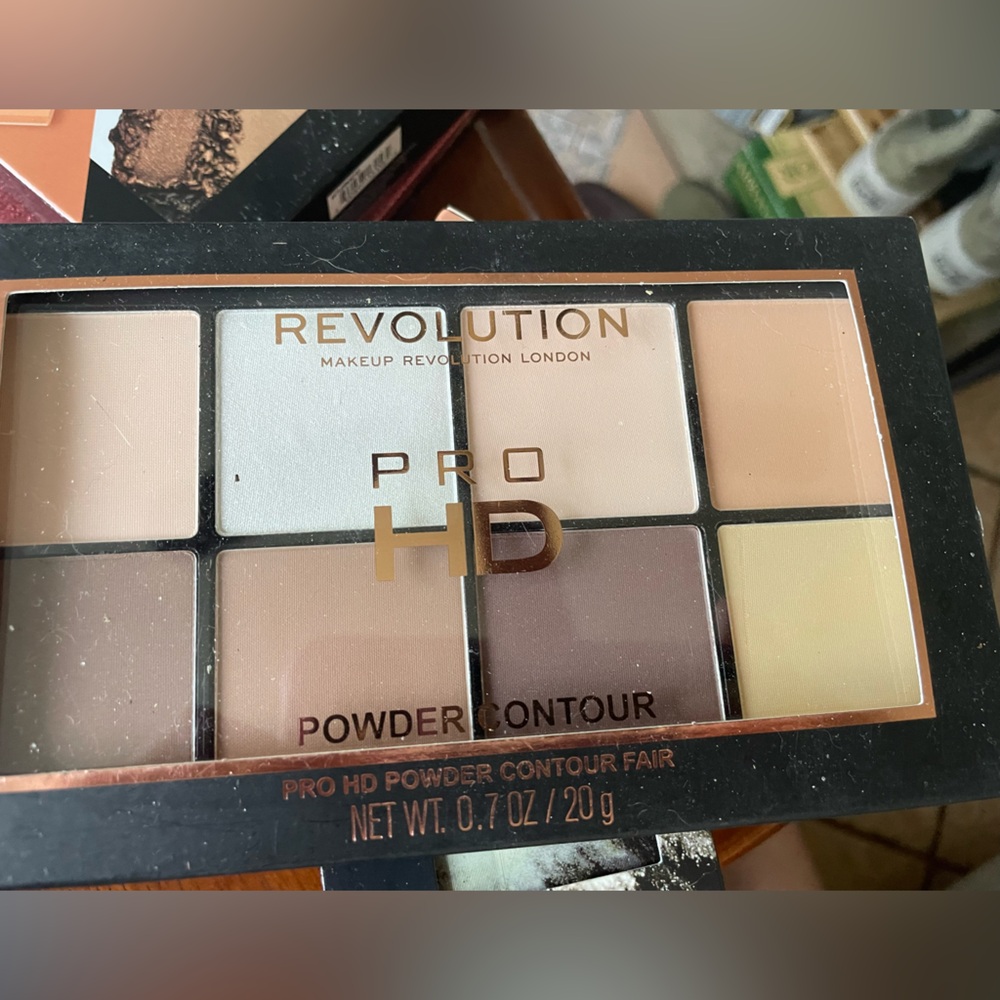 Revolution Pro HD powder Contour FAIR NEW 0.7oz